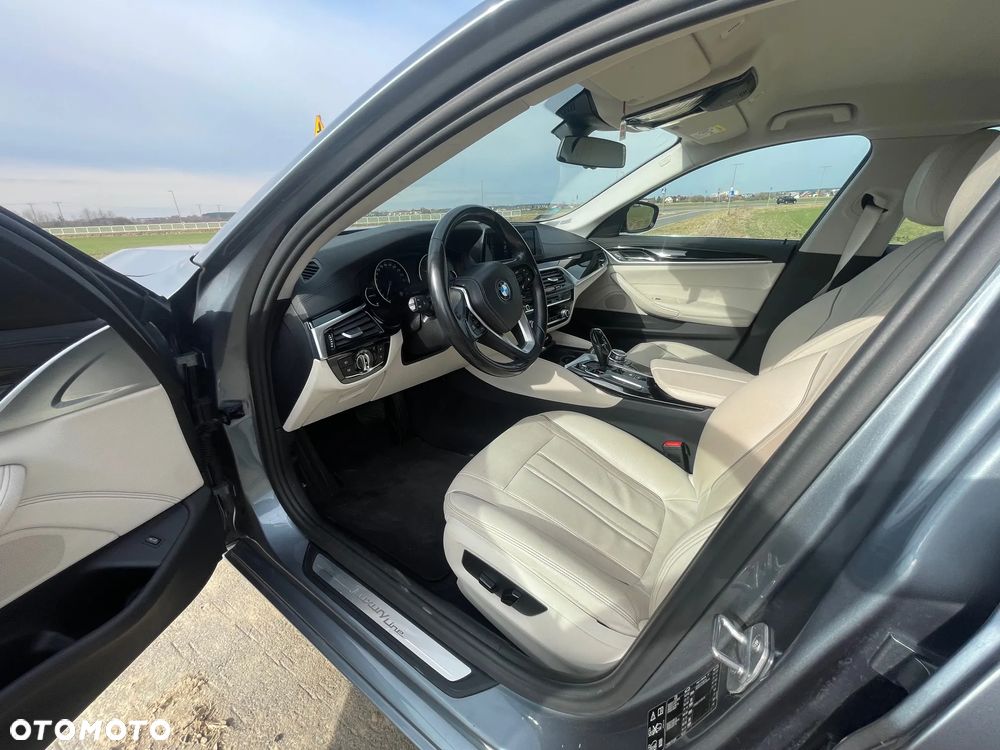 BMW Seria 5 520d Luxury Line - 9