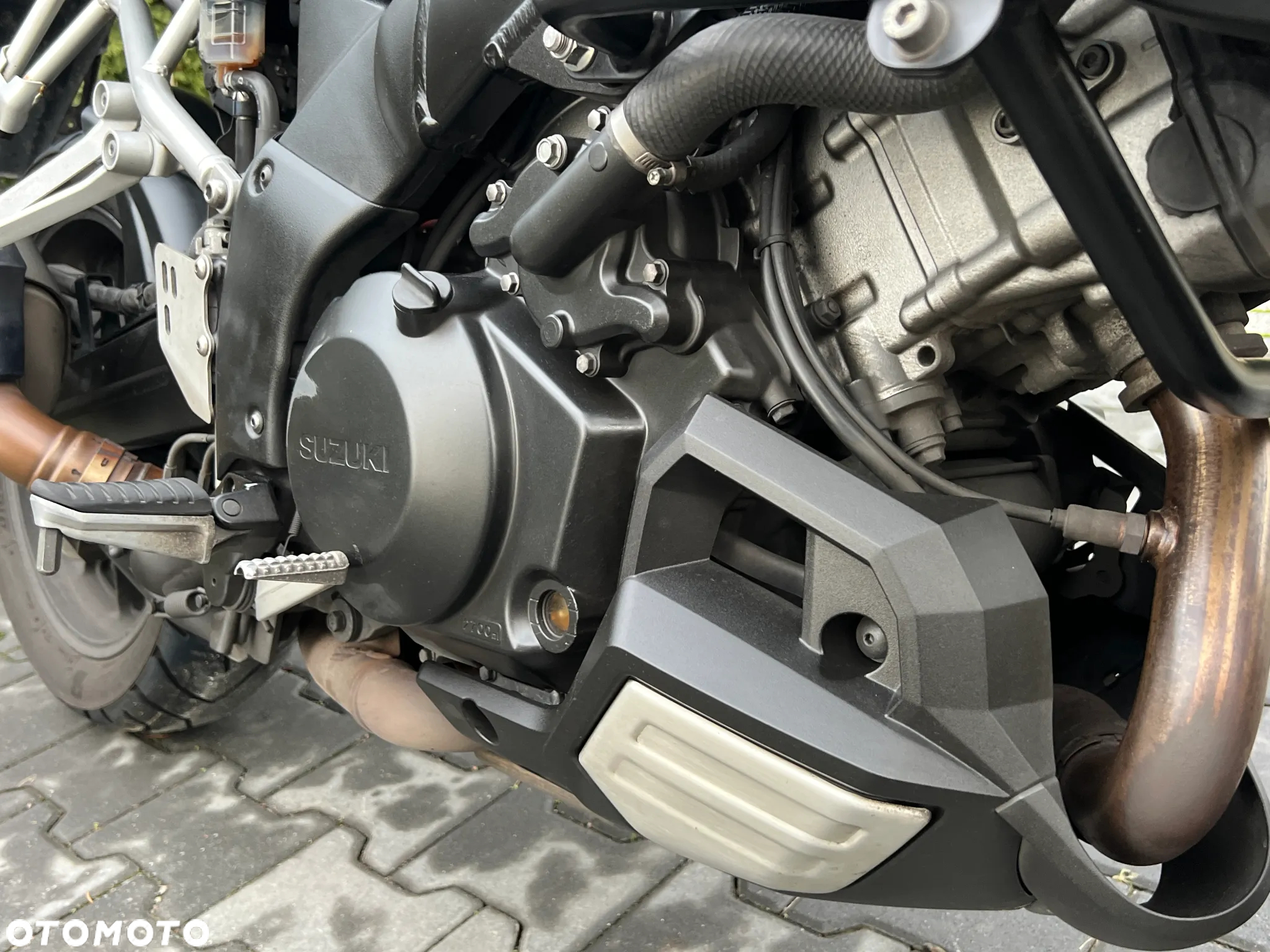 Suzuki V-STROM - 17
