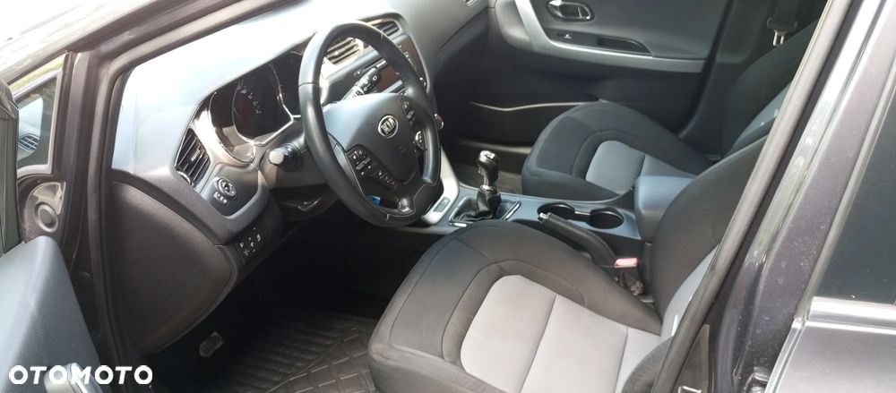 Kia Ceed 1.6 GDI Dream-Team Edition - 18