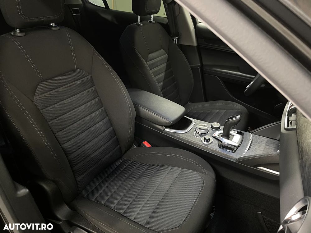 Alfa Romeo Stelvio 2.2 16V AT8 Q4 Business - 10