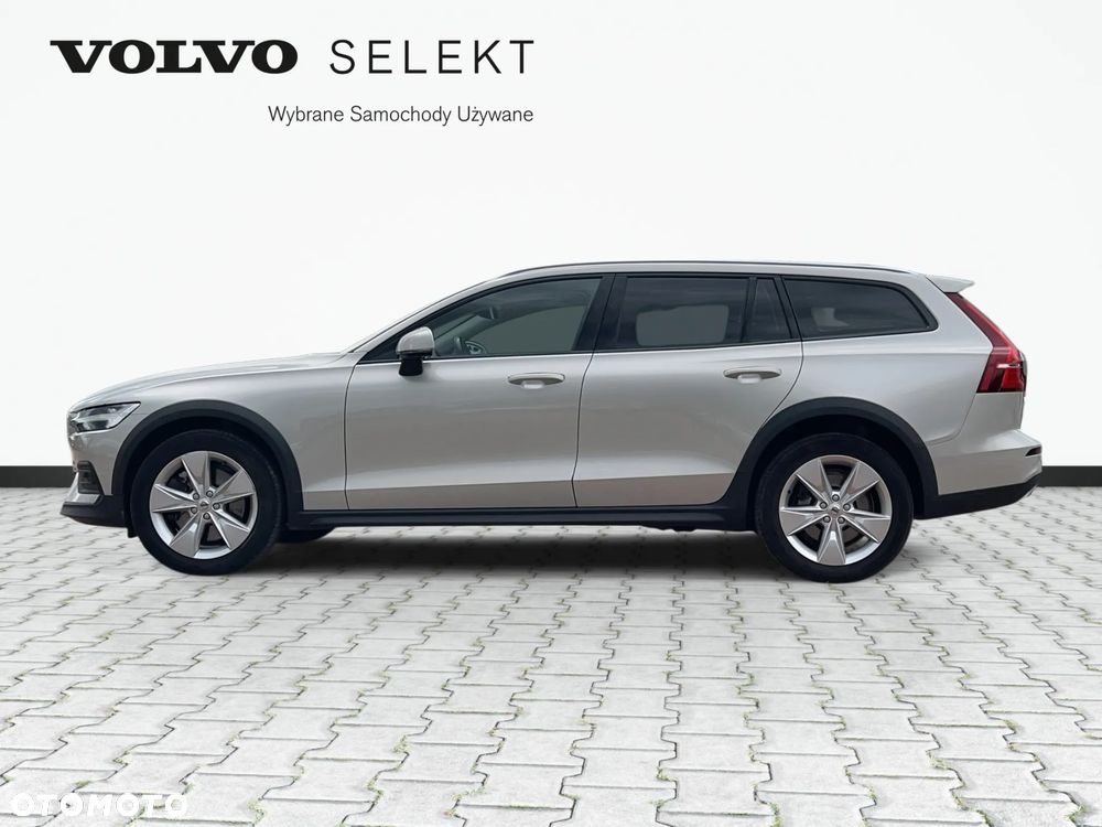 Volvo V60 Cross Country - 9