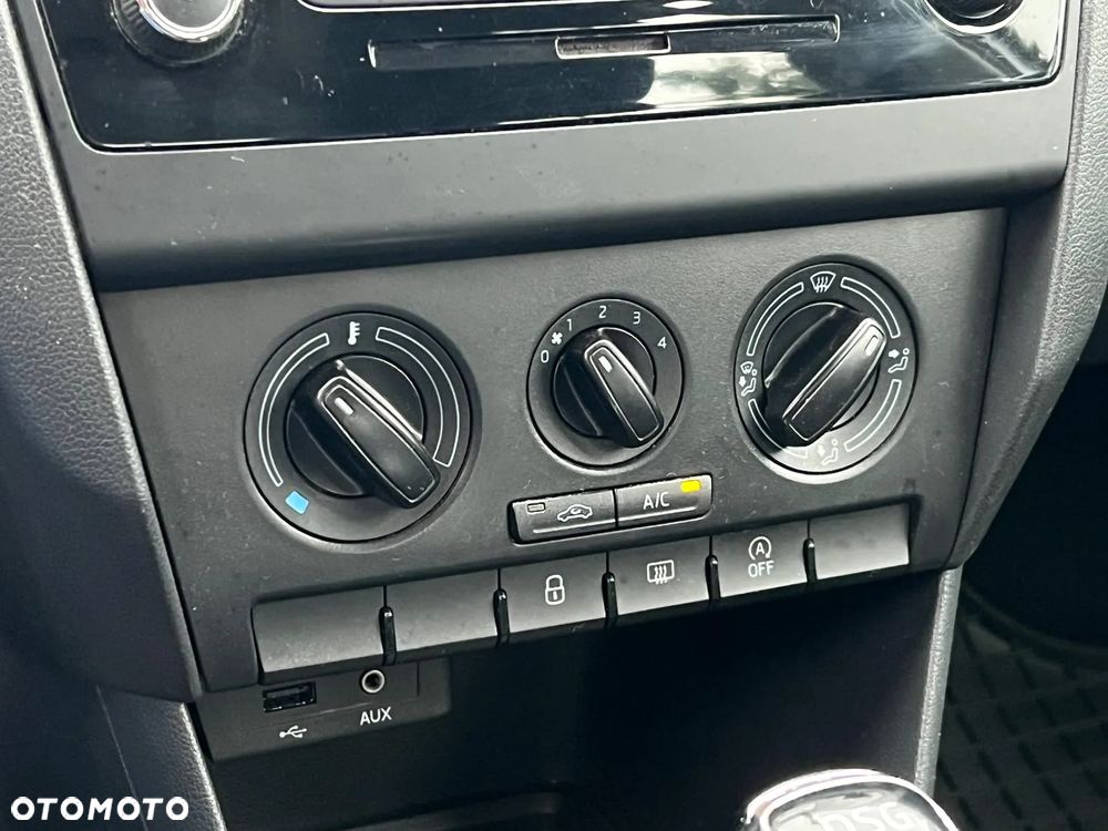 Skoda RAPID 1.4 TDI DPF Style DSG - 23