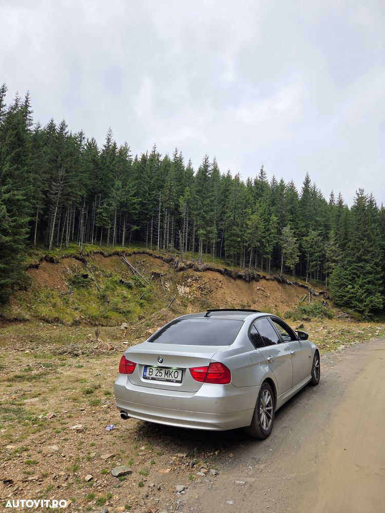 BMW Seria 3 320d DPF Aut. - 2