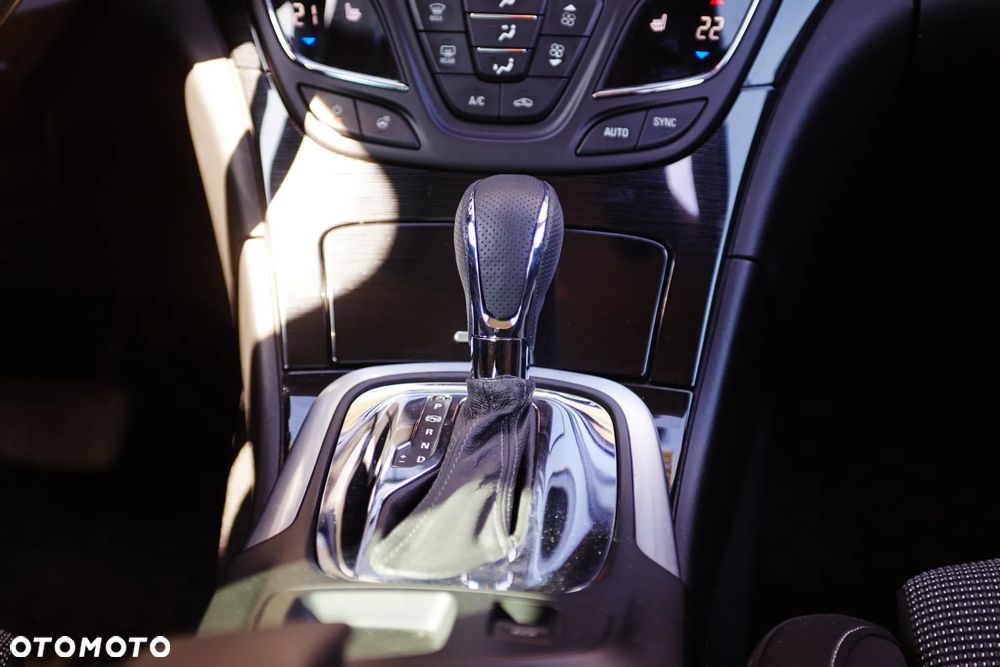 Opel Insignia 2.0 CDTI automatik Business Edition - 22