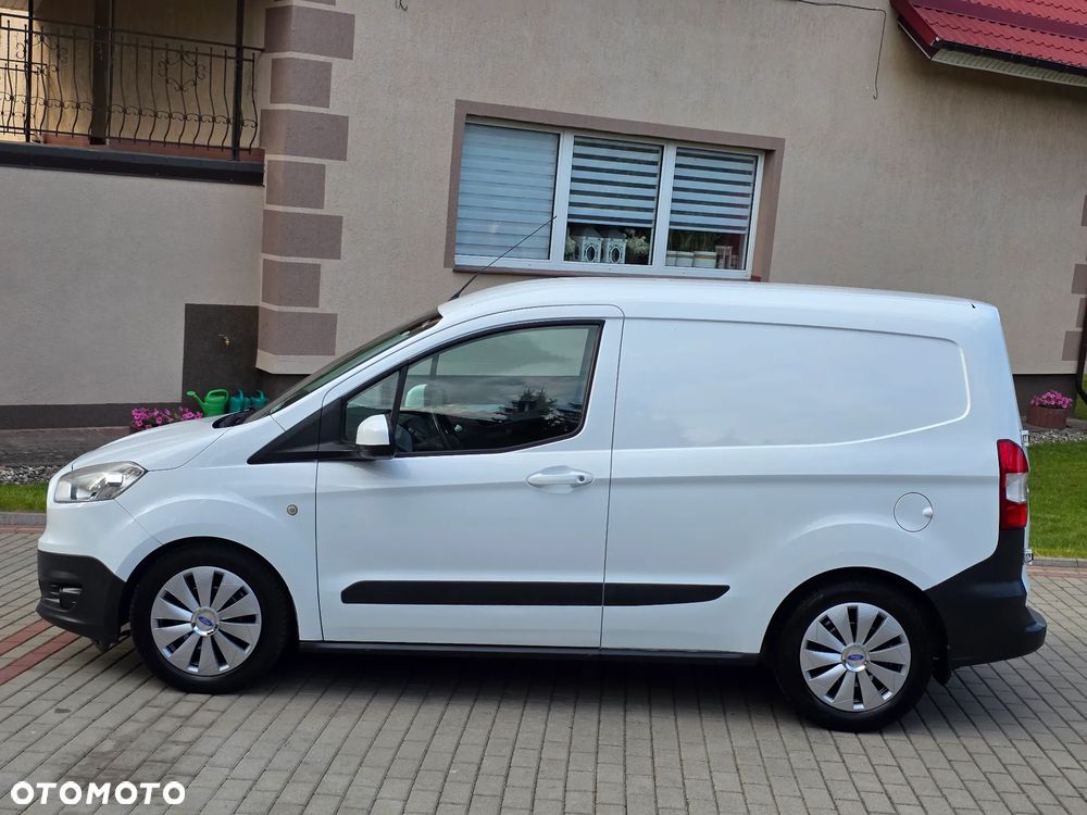 Ford Transit Courier - 20