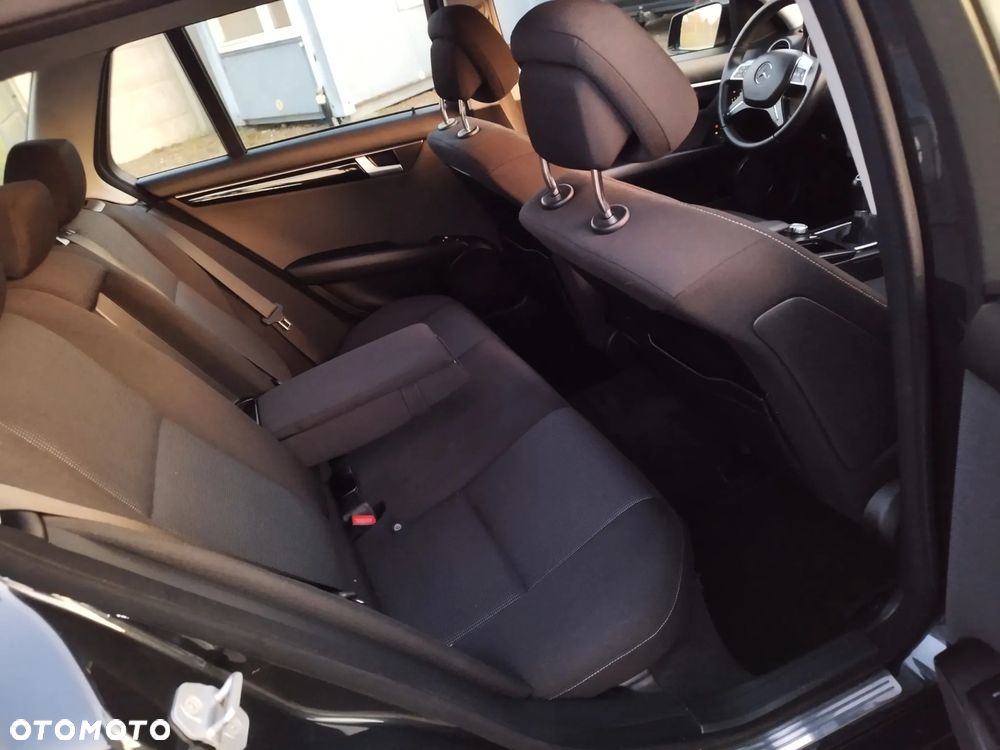Mercedes-Benz Klasa C 200 CDI BlueEff Avantgarde - 30