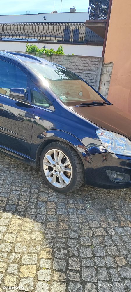 Opel Zafira 1.9 CDTI Automatik Cosmo - 2