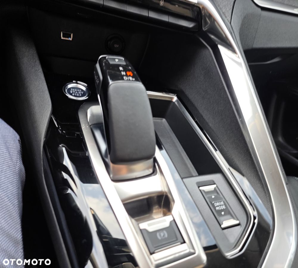 Peugeot 3008 1.6 PureTech Hybrid PHEV Allure Pack S&S EAT8 - 20