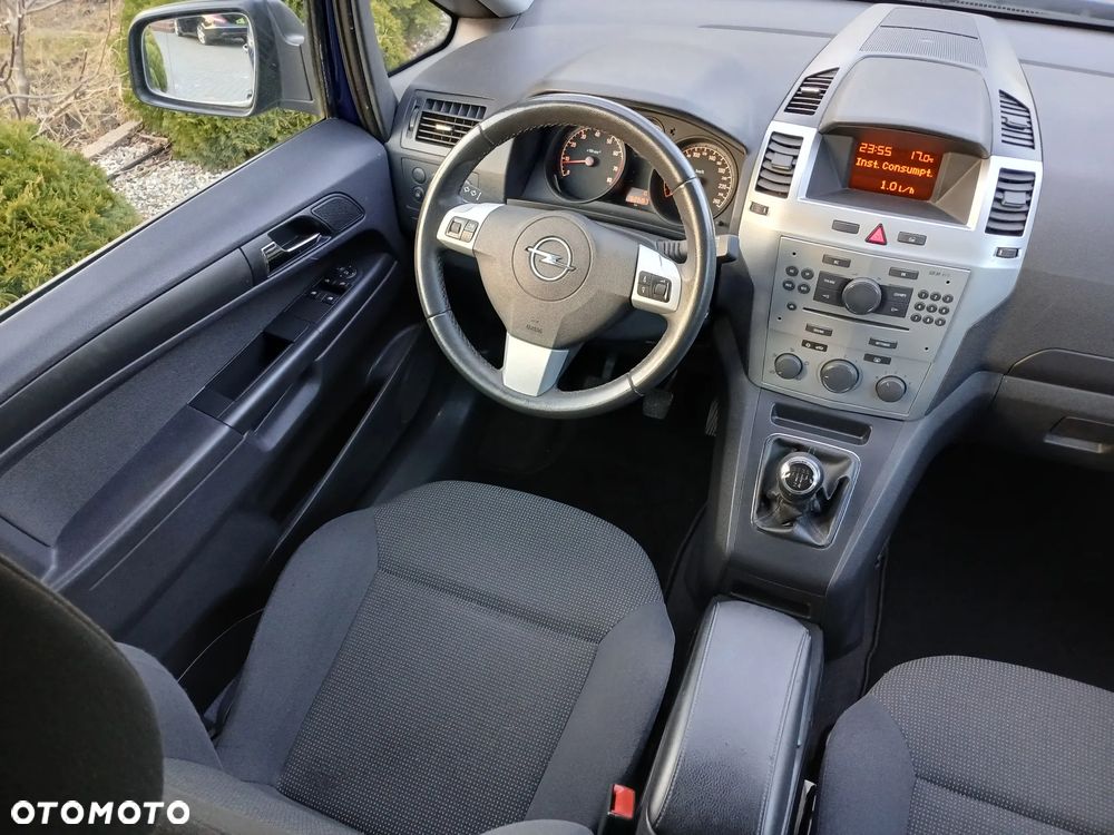 Opel Zafira - 25
