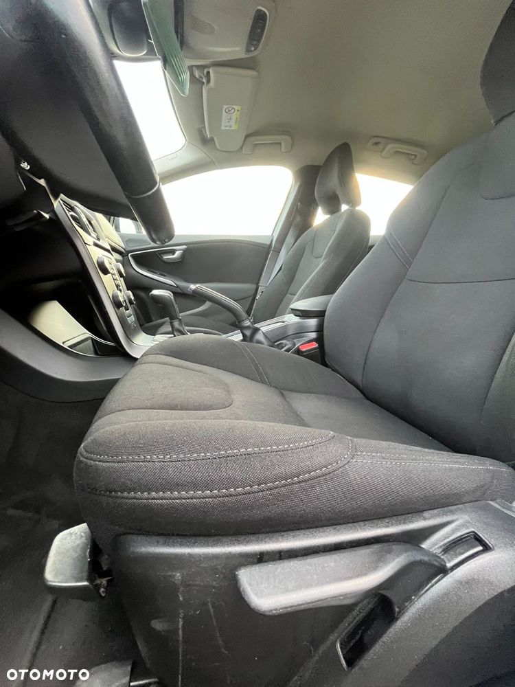 Volvo V40 - 18