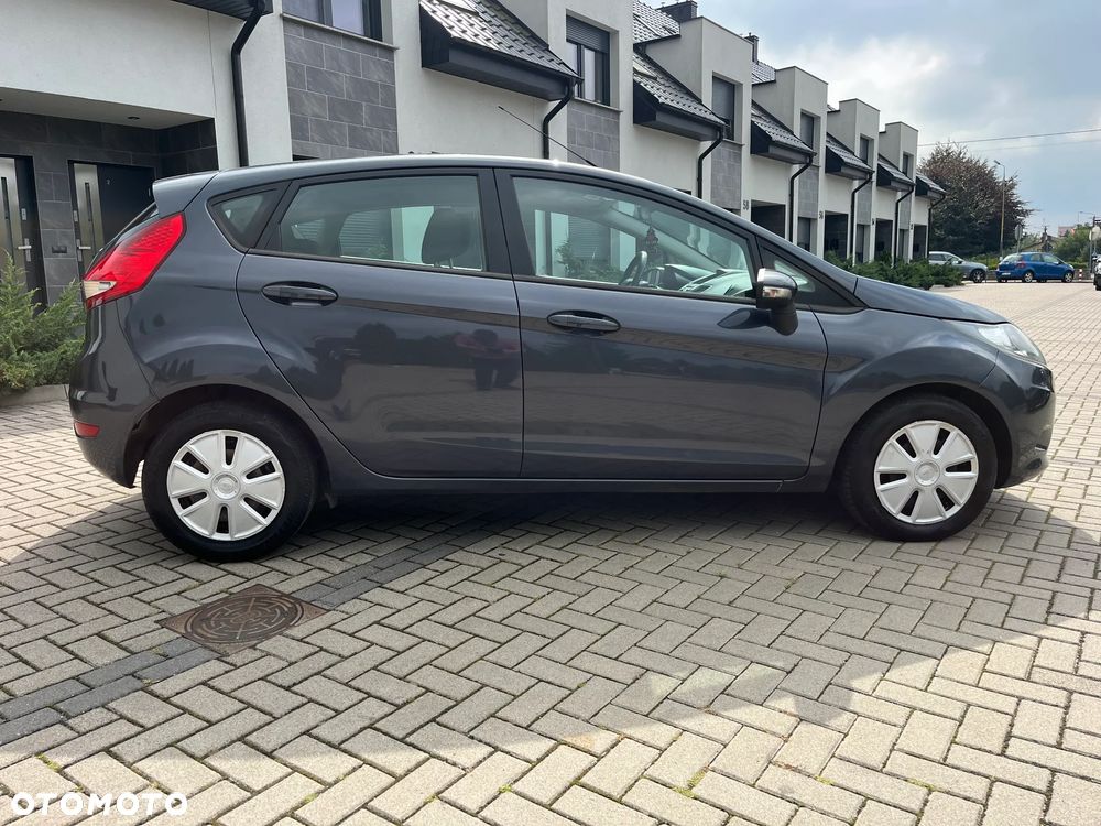 Ford Fiesta 1.6 TDCI SYNC Edition - 8