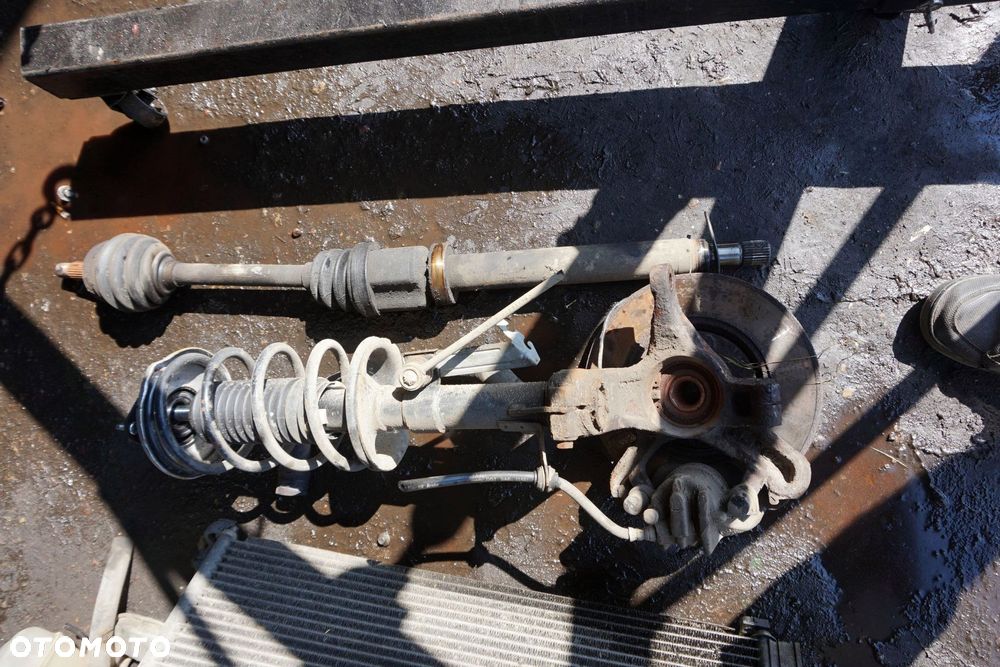 MCPHERSON PRAWY PRZÓD FOCUS I MK1 LIFT 1.8 TDCI ZWROTNICA FORD 2001-2004 AMORTYZATOR SPRĘŻYNA - 1