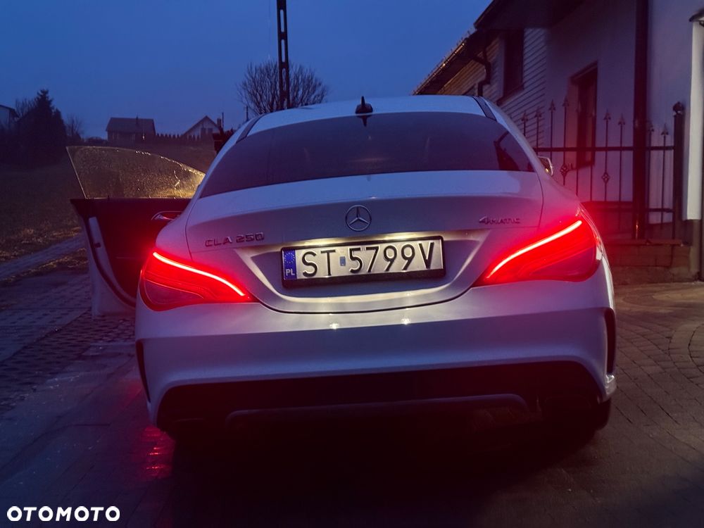 Mercedes-Benz CLA 250 4-Matic AMG Line - 2