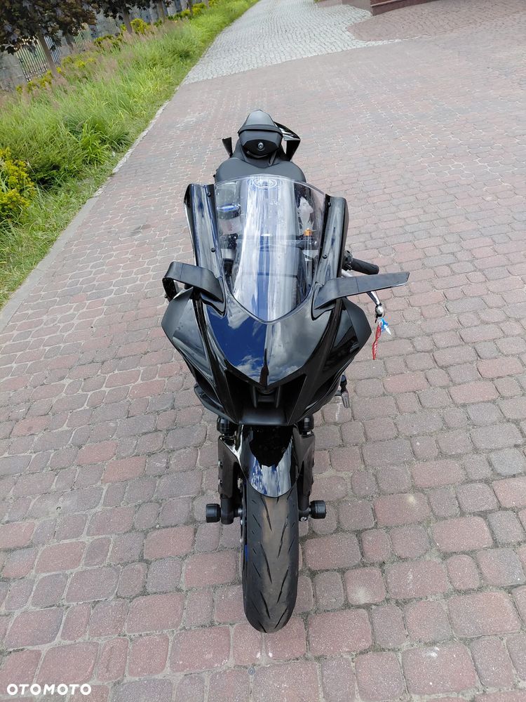 Yamaha R7 - 8