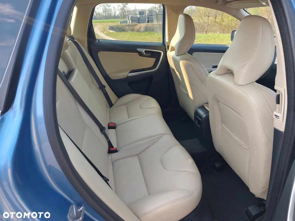 Volvo XC 60 D4 Drive-E Summum - 4