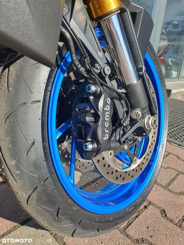 Suzuki GSX - 39