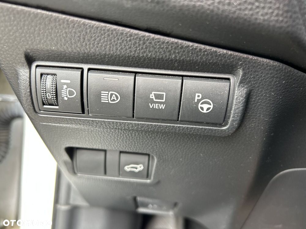 Toyota Corolla Cross 2.0 Hybrid Executive - 26