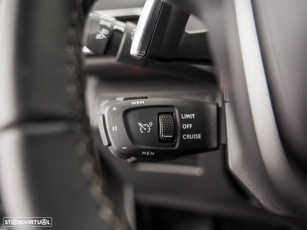 Peugeot 3008 1.2 PureTech Allure Pack EAT8 - 19