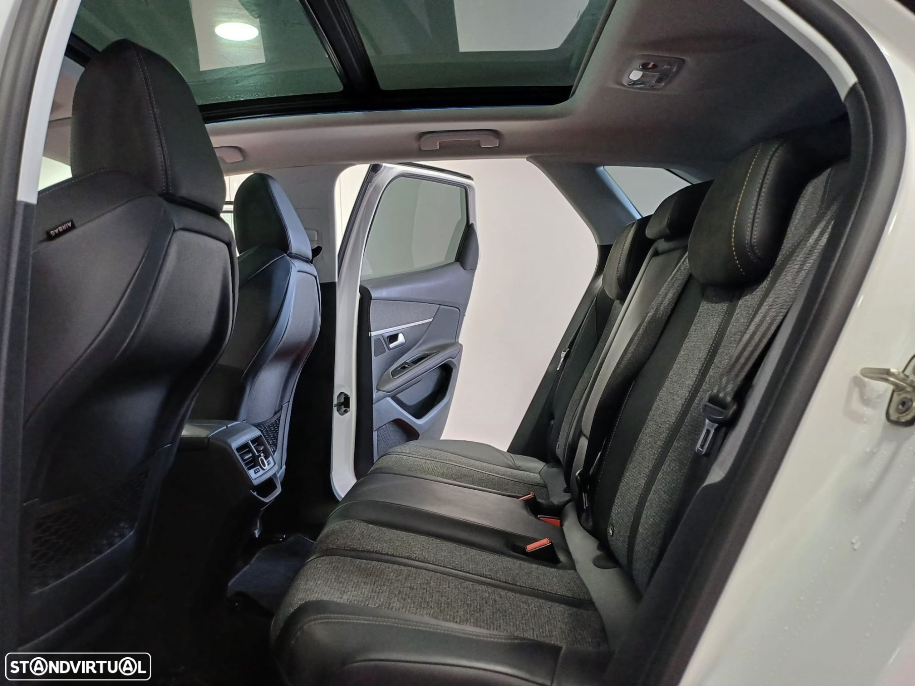 Peugeot 3008 1.2 PureTech Allure - 12