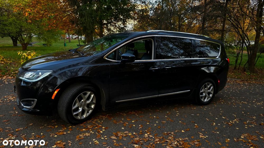 Chrysler Pacifica - 5