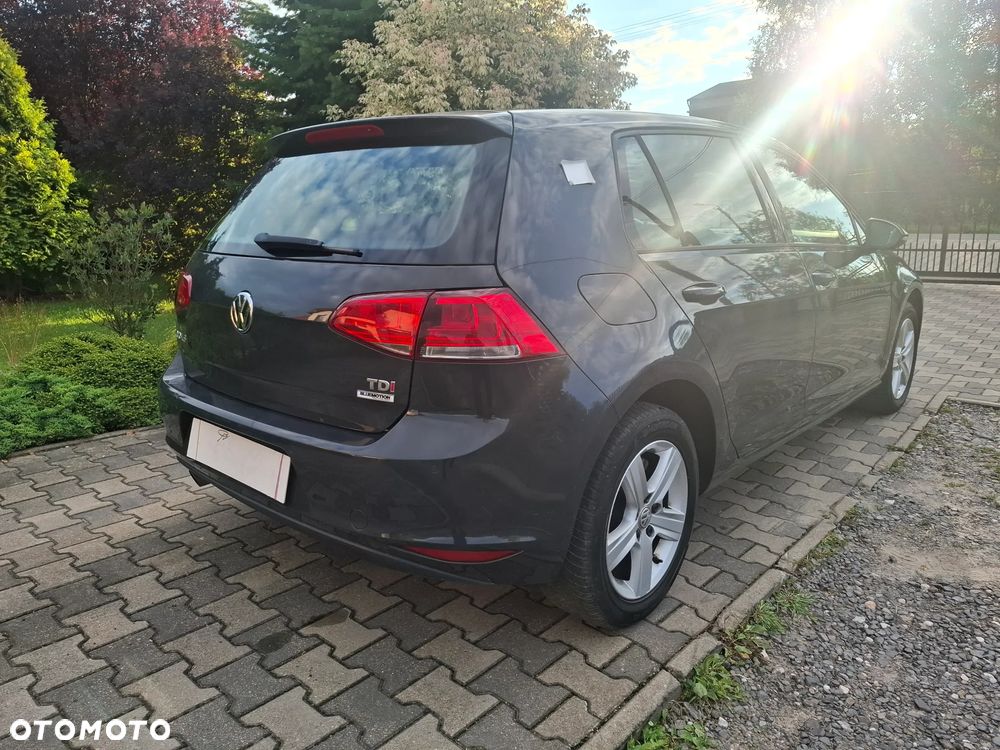 Volkswagen Golf - 6