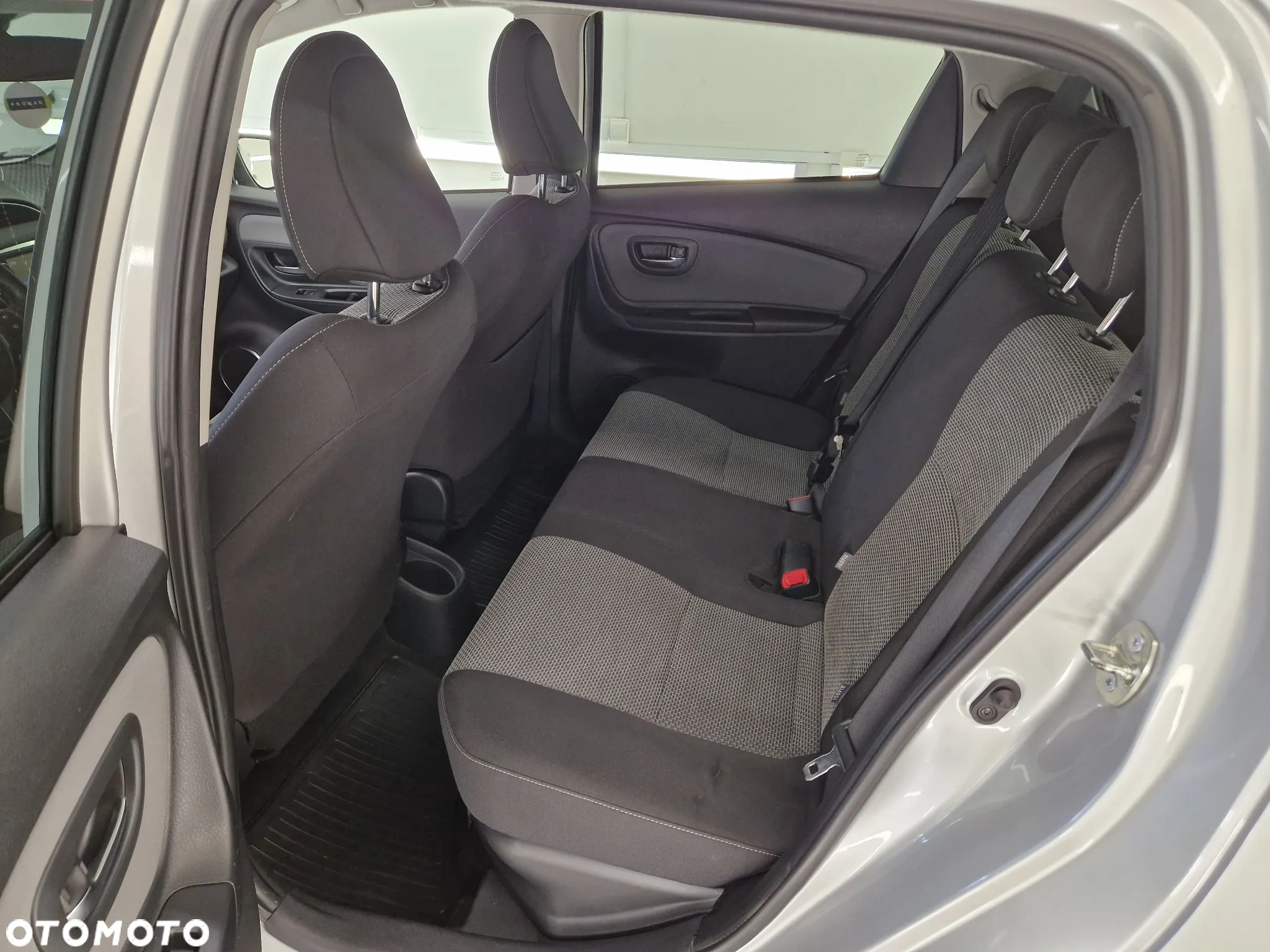 Toyota Yaris Hybrid 1.5 VVT-i Comfort - 20