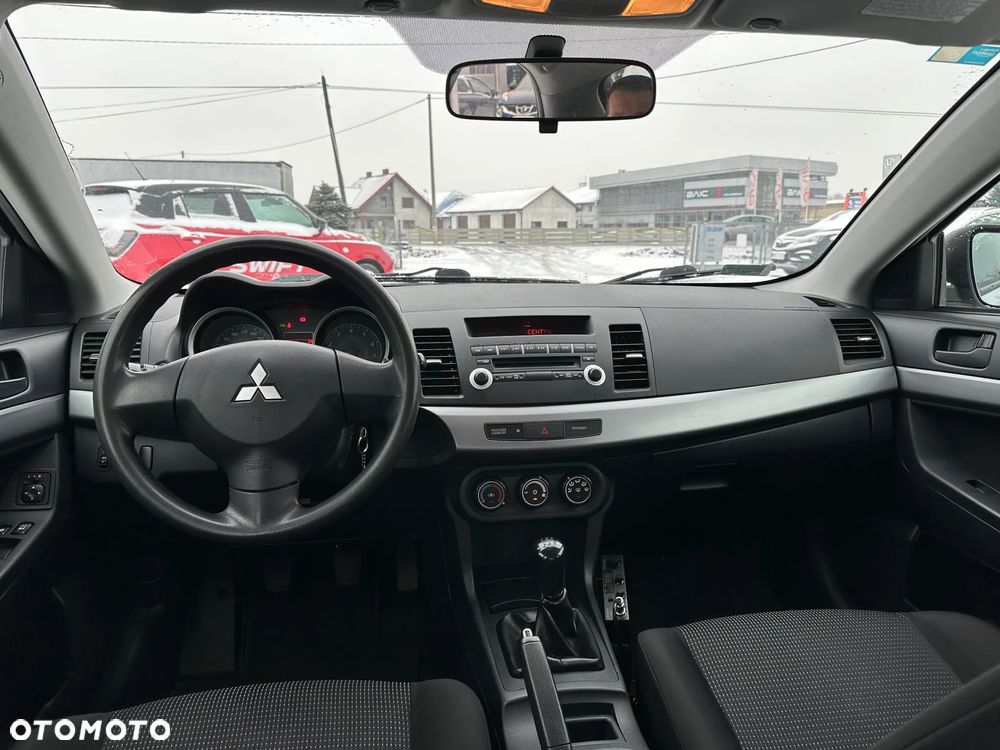 Mitsubishi Lancer 1.5 Inform - 10