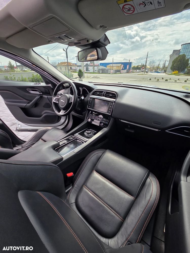 Jaguar F-Pace 20d AWD Prestige - 5