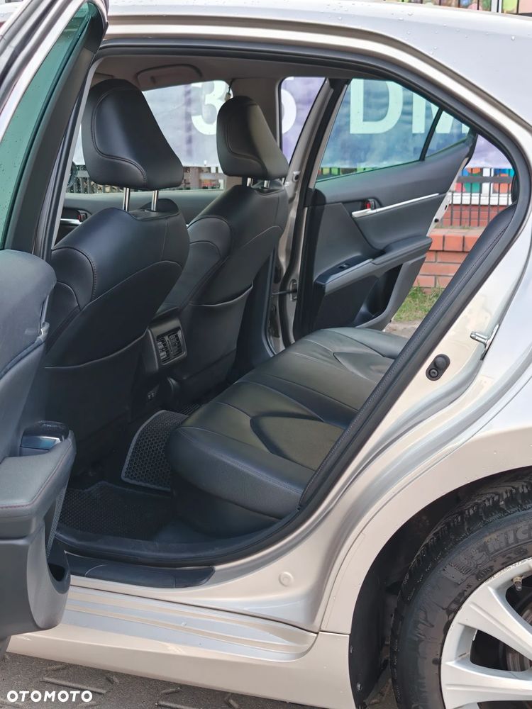 Toyota Camry Business Edition - 8