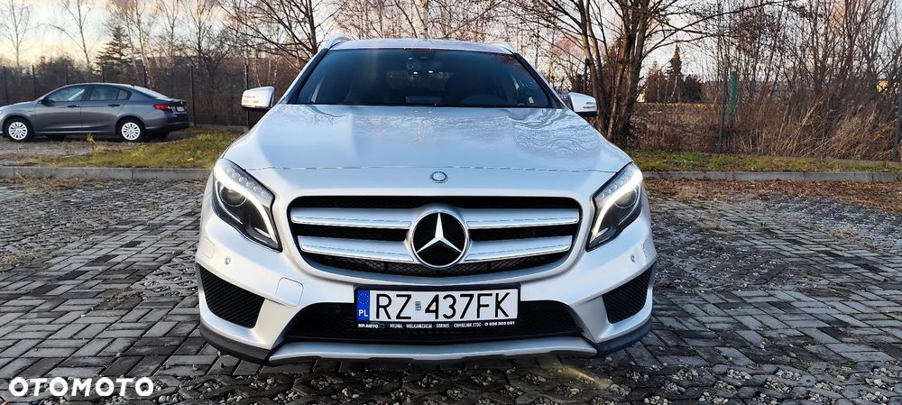 Mercedes-Benz GLA 200 7G-DCT AMG Line - 23