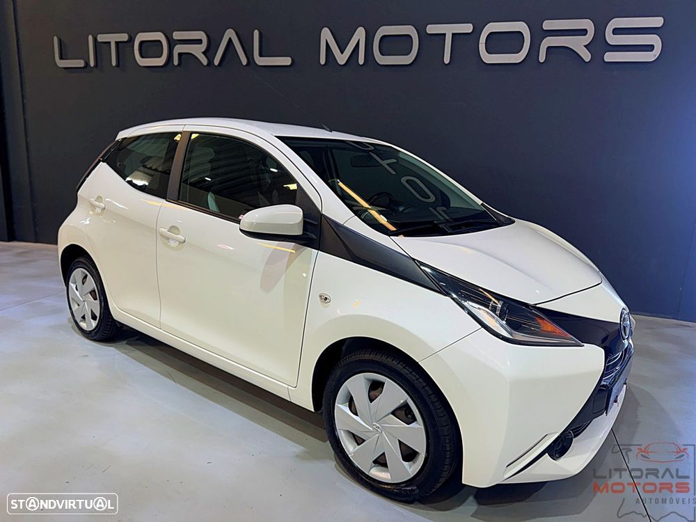 Toyota Aygo 1.0 X-Play Plus - 2