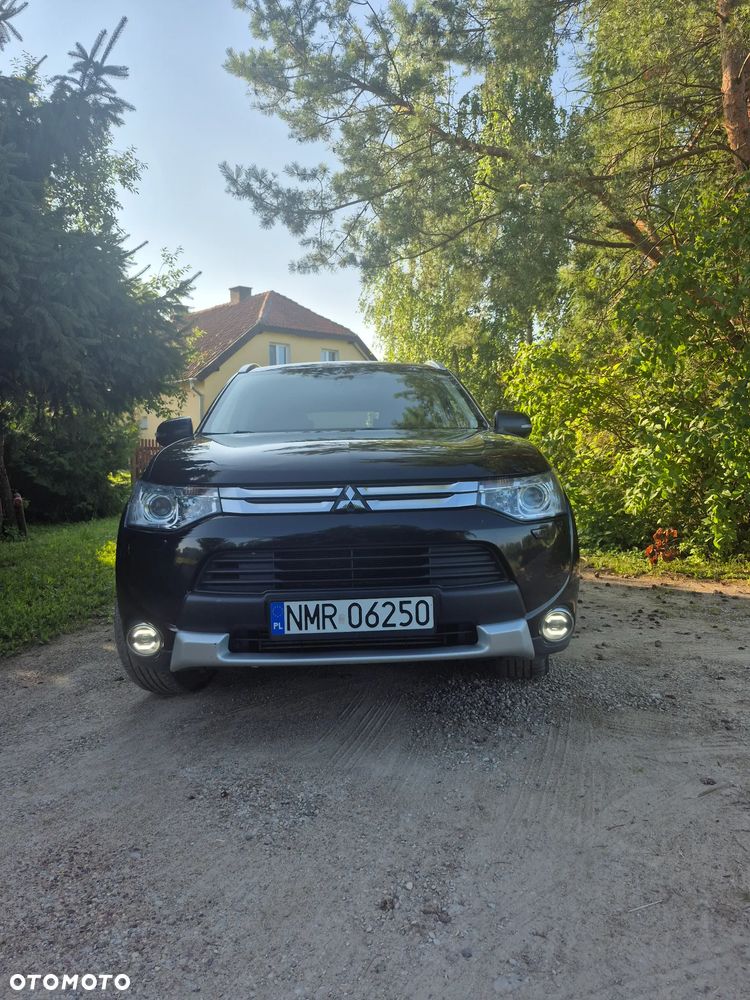 Mitsubishi Outlander 2.2 DID Intense + - 26