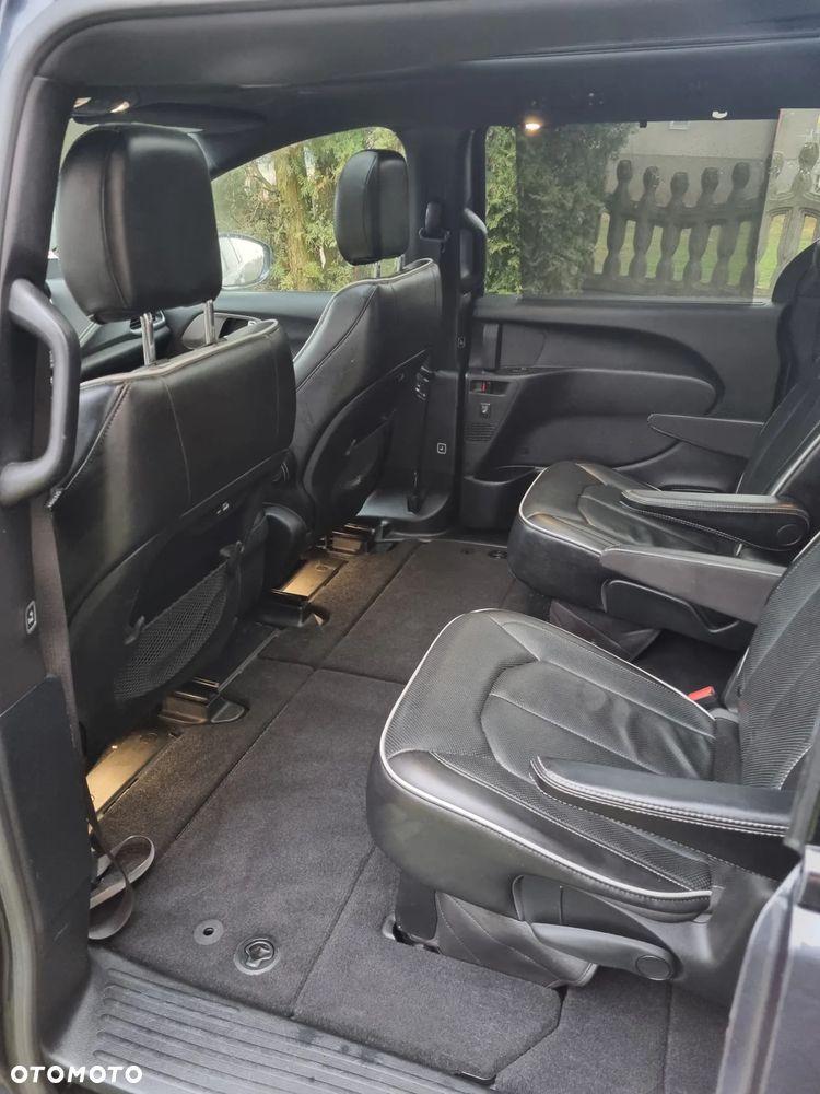 Chrysler Pacifica - 28