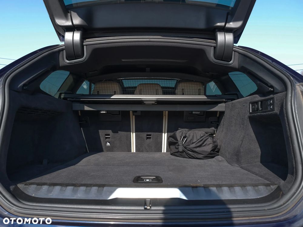 BMW Seria 3 320e Sport Line - 41