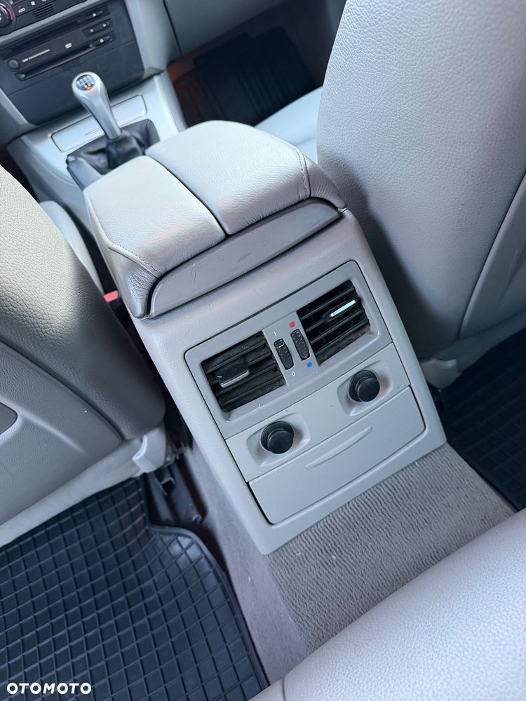 BMW Seria 3 318d - 14