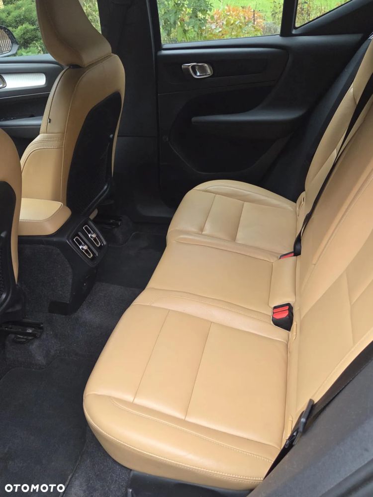 Volvo XC 40 D4 AWD Momentum - 11