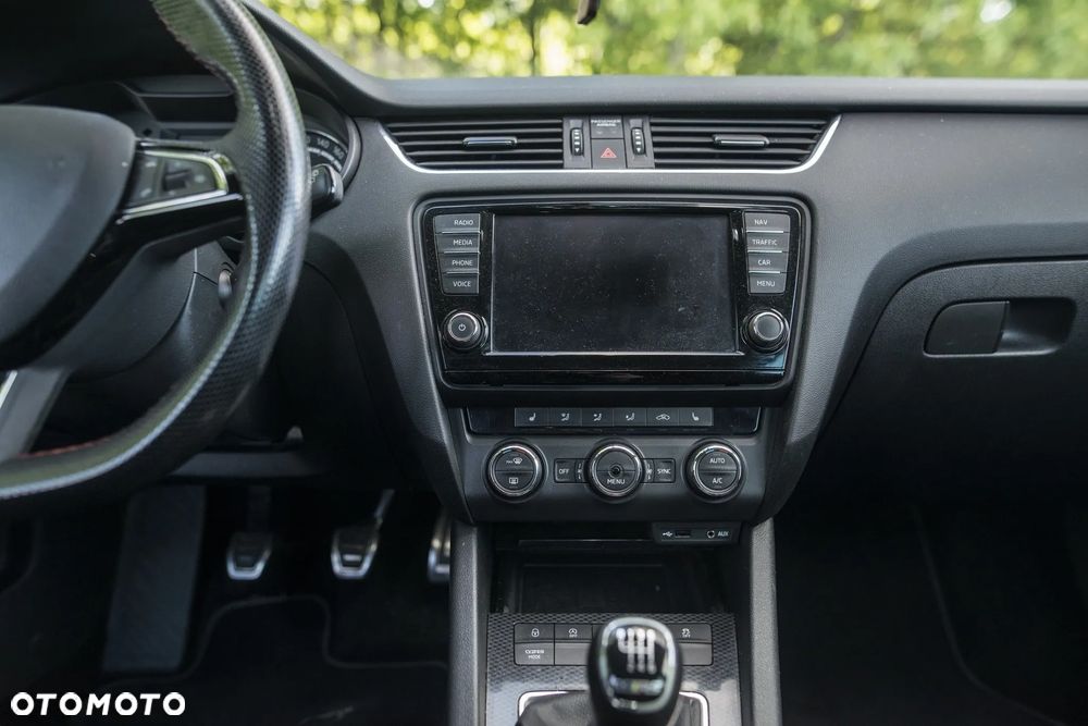 Skoda Octavia 2.0 TSI RS - 12