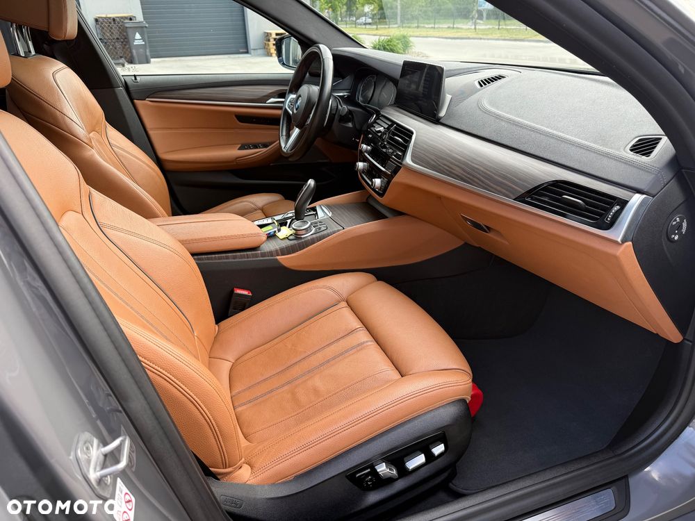BMW Seria 5 520d xDrive M Sport sport - 28