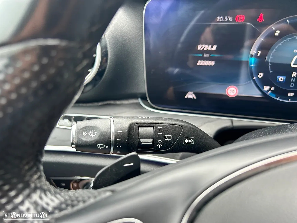 Mercedes-Benz E 220 d T 9G-TRONIC AMG Line - 32