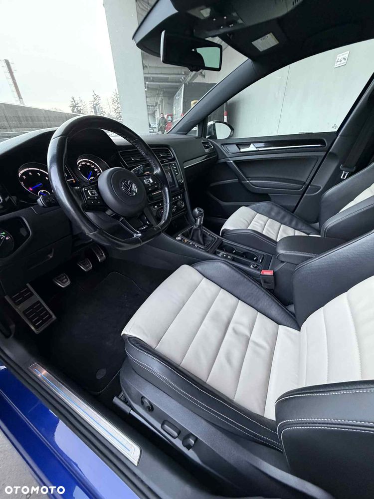 Volkswagen Golf - 5