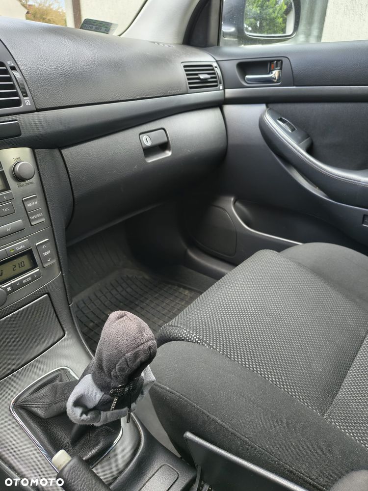 Toyota Avensis 2.0 D-4D Sol - 15
