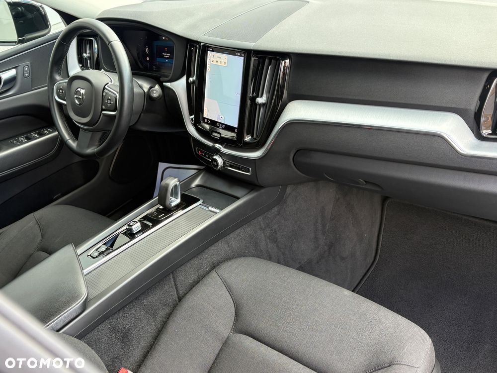 Volvo XC 60 B4 D AWD Geartronic Momentum Pro - 22