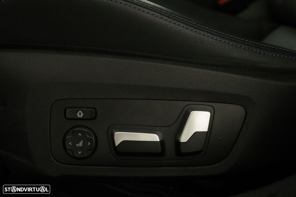 BMW 330 e Touring Pack M Auto - 19