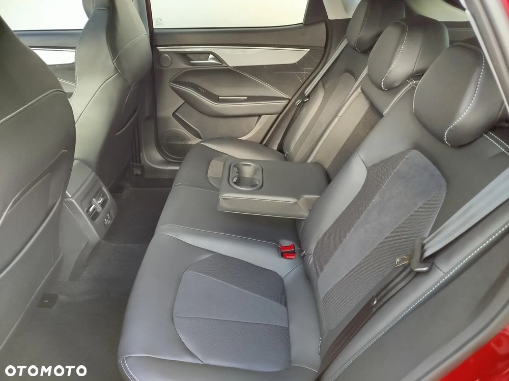 JAC J7 Plus CVT - 25