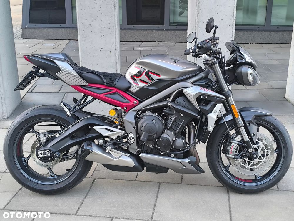 Triumph Street Triple - 28
