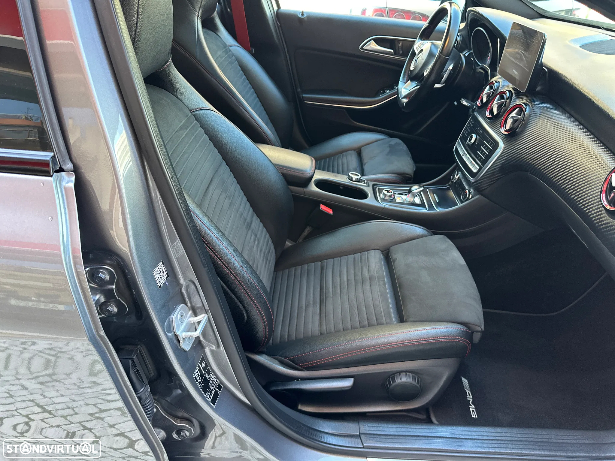 Mercedes-Benz A 45 AMG 4Matic Speedshift 7G-DCT - 30