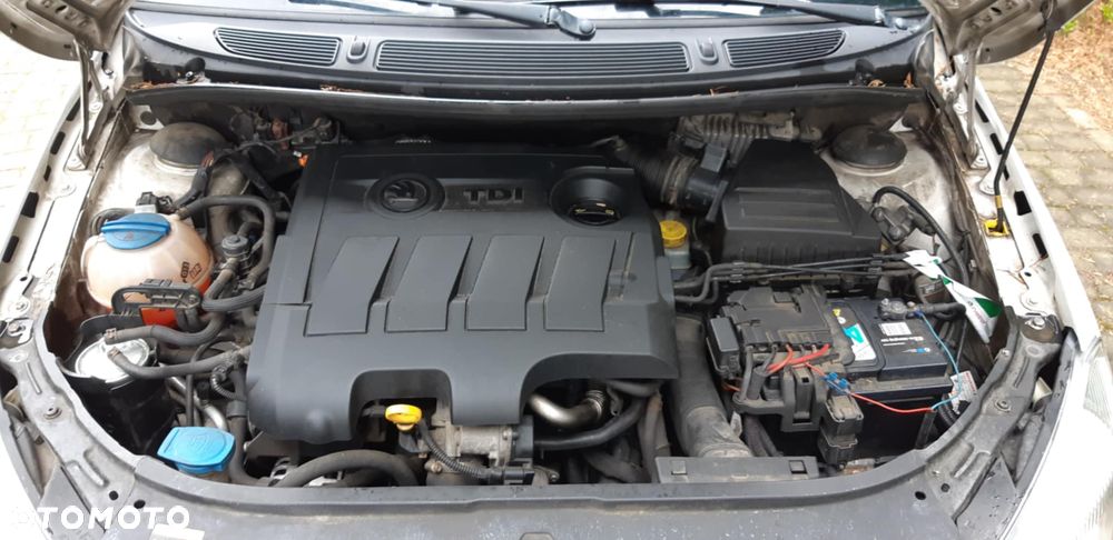 Skoda Roomster 1.6 TDI DPF Active - 8