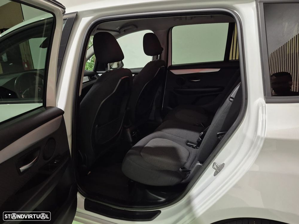 BMW 216 Gran Tourer i 7L Advantage — fotografia 11