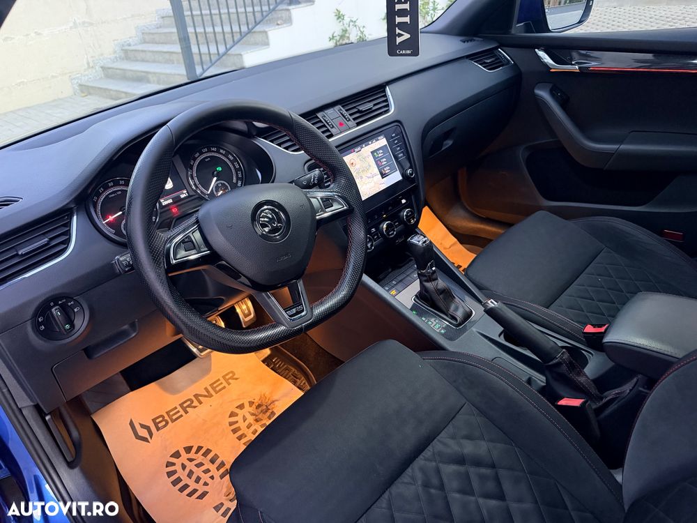 Skoda Octavia 2.0 TDI DSG RS - 8
