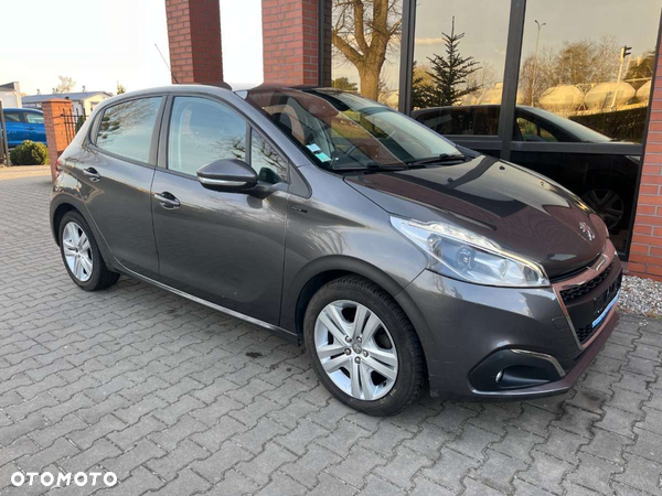 Peugeot 208 PureTech 82 Stop & Start Signature